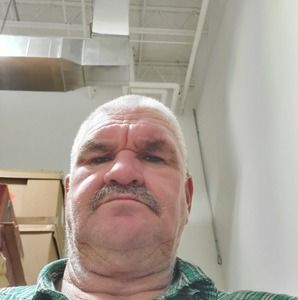 Meet your Posher, Dennis